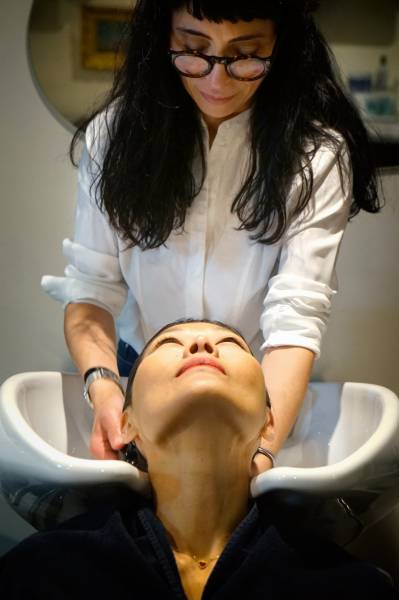 Coiffeur pour faire un effet wavy à Lyon