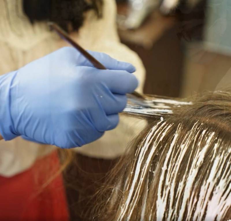 Coiffeur pour rattraper une couleur ou des mèches ratées à Lyon