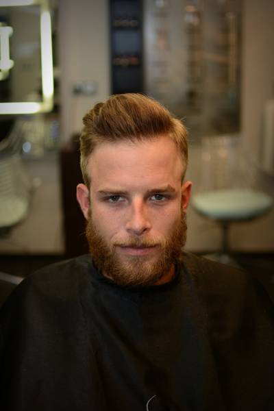 Coupe quiff haircut pour homme à Lyon