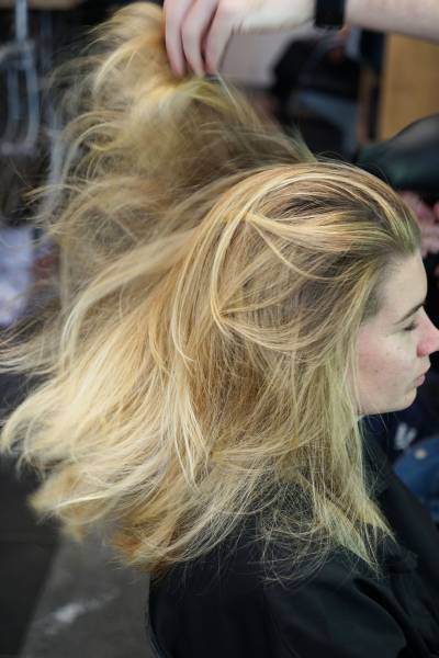 coiffeur spécialiste en blond polaire à Lyon